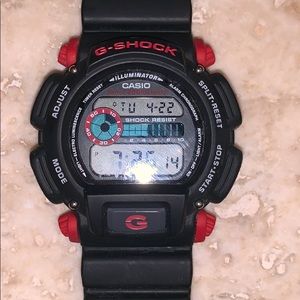 G-Shock Red/Black - Digital Watch